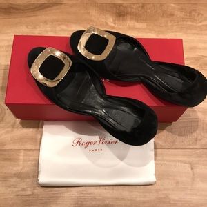 Roger Vivier Chips Ballerinas in Suede